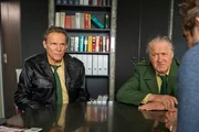 v.li.: Hubert  (Christian Tramitz) und Girwidz (Michael Brandner) ermitteln im Falle eines erweiterten Suizids.