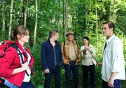 ARD STURM DER LIEBE FOLGE 1626, am Freitag (12.10.12) um 15:10 Uhr im ERSTEN. Sabrina (Sarah Elena Timpe, l.) tischt Martin (David Paryla, 2.v.l.), Kira (Mareike Lindenmeyer, 2.v.r.) und Xaver (Jan van Weyde, r.) die dreiste Lüge auf, dass ihr Vater André (Joachim Lätsch, M.) das Gold gestohlen hat. ARD STURM DER LIEBE FOLGE 1626, am Freitag (12.10.12) um 15:10 Uhr im ERSTEN. Sabrina (Sarah Elena Timpe, l.) tischt Martin (David Paryla, 2.v.l.), Kira (Mareike Lindenmeyer, 2.v.r.) und Xaver (Jan van Weyde, r.) die dreiste Lüge auf, dass ihr Vater André (Joachim Lätsch, M.) das Gold gestohlen hat.