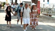 Sascha und Nicole Fingerhuth fahren gemeinsam mit ihren Freunden Nadine und Tschumbl nach Venedig. Im Visier: die Hochzeit von Amazon-Gr&uuml;nder Jeff Bezos..