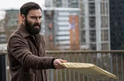 Joseph O'Loughlin (Aidan Turner) will seine Unschuld beweisen. Joseph O'Loughlin (Aidan Turner) will seine Unschuld beweisen.