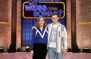 Treten bei "Wer weiß denn sowas?" als Kandidat:innen an: Die Stand-up-Comedienne und Schauspielerin Lena Kupke (l.) und der österreichische Kabarettist und Stand-Up Comedian Christoph Fritz (r.). Treten bei "Wer weiß denn sowas?" als Kandidat:innen an: Die Stand-up-Comedienne und Schauspielerin Lena Kupke (l.) und der österreichische Kabarettist und Stand-Up Comedian Christoph Fritz (r.).