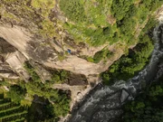 Simon Messner klettert im Klettergarten Juval bei Naturns
