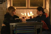 Jonas Gerber (Junis Marlon) und Cathleen Minich (Andrea Guo) genießen ein romantisches Rendezvous. Jonas Gerber (Junis Marlon) und Cathleen Minich (Andrea Guo) genießen ein romantisches Rendezvous.