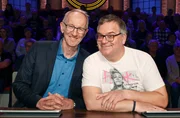 Rateteam-Kapitän Elton (r.) mit Sportjournalist Ralf Scholt (l.). Rateteam-Kapitän Elton (r.) mit Sportjournalist Ralf Scholt (l.).