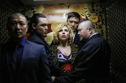 Lucy (Scarlett Johansson).