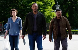 Zu dritt, l-r: Danny Zkarweski (Mary Elizabeth Winstead), Henry Brogan / Junior (Will Smith), Baron (Benedict Wong).