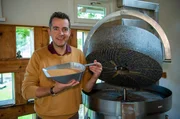 Gastgeber Martin Riffelmann hat seinen kulinarischen Lebenstraum verwirklicht und eine Senfmühle aufgebaut. Gastgeber Martin Riffelmann hat seinen kulinarischen Lebenstraum verwirklicht und eine Senfmühle aufgebaut.