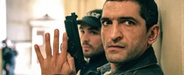Pierre Del Rio (Amr Waked, vorne).