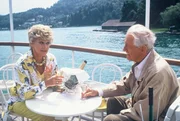 Szenenfoto aus "Ein Schloß am Wörthersee - Alte Liebe rostet nicht" (Folge 20) mit Waltraud Haas und Karl Schönböck Szenenfoto aus "Ein Schloß am Wörthersee - Alte Liebe rostet nicht" (Folge 20) mit Waltraud Haas und Karl Schönböck
