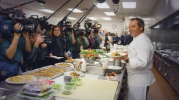 Wolfgang Puck, ein Meister der gro&szlig;en Inszenierung.