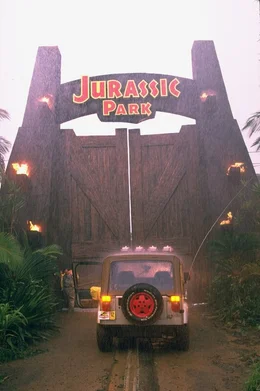 "Jurassic Park", Durch Genmanimpulation gelingt es dem Milliard&auml;r John Hammond, verschiedene Dinosaurierarten zu z&uuml;chten. Er errichtet vor der K&uuml;ste Costa Ricas einen Freizeitpark. Dr. Grant, Dr. Sattler und der Mathematiker Malcolm sollen Hammonds Lebenswerk als erste besuchen. Die Besichtigungstour wird f&uuml;r die Wissenschafter und Hammonds Enkelkinder allerdings zum Horrortrip, als das Sicherheitssystem au&szlig;er Kraft gesetzt wird.  SENDUNG: ORF eins - MI - 01.05.2013 - 18:00 UHR. - Veroeffentlichung fuer Pressezwecke honorarfrei ausschliesslich im Zusammenhang mit oben genannter Sendung oder Veranstaltung des ORF bei Urhebernennung.  Foto: ORF/Universal.  Anderweitige Verwendung honorarpflichtig und nur nach schriftlicher Genehmigung der ORF-Fotoredaktion.  Copyright: ORF, Wuerzburggasse 30, A-1136 Wien, Tel. +43-(0)1-87878-13606