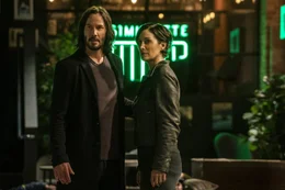 v.li: Neo / Thomas Anderson (Keanu Reeves), Trinity / Tiffany (Carrie-Anne Moss)