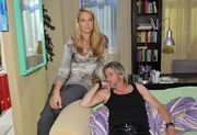 Maren (Eva Mona Rodekirchen) ist mit Kurts (Tim Williams) Reue überfordert. Kann er sich wirklich geändert haben? Maren (Eva Mona Rodekirchen) ist mit Kurts (Tim Williams) Reue überfordert. Kann er sich wirklich geändert haben?