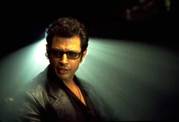 Auch Dr. Ian Malcolm (Jeff Goldblum) ist Teil des Wissenschaftler-Teams, das den "Jurassic Park" vor den ersten Besuchern testen soll.