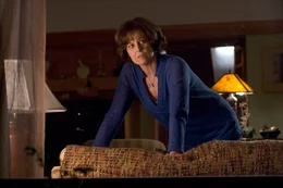 Viki (Sigourney Weaver)