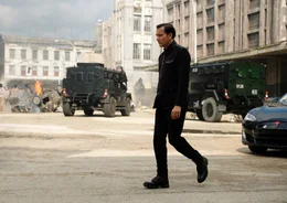 Einzelk&auml;mpfer: Clay Verris (Clive Owen).