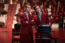 v.li.: Persephone Price (Athena Strates), Vipsania Sickle (Am&eacute;lie Hoeferle)