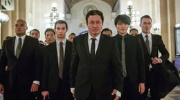 Mr. Jang (Choi Min-sik, vorne).