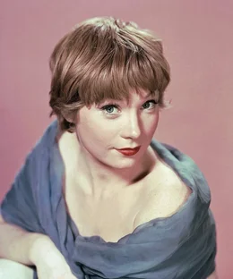 Studio-Portr&auml;t von Shirley MacLaine aus den sp&auml;ten 1950er-Jahren.