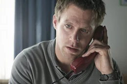 Dr. Markus H&ouml;chstmann (Ken Duken).