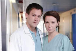 Ken Duken (Dr. Markus H&ouml;chstmann), Julia Koschitz (Dr. Lydia Martischek).