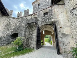 Seit rund 1000 Jahren in Familienbesitz: die Burg Villalta in der N&auml;he von Udine.
