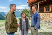 Lisbeth (Monika Baumgartner, M.) ist entsetzt. Nach Martins (Hans Sigl, l.) Geständnis verkündet Hans (Heiko Ruprecht, r.) seinem Bruder eine drastische Entscheidung. Lisbeth (Monika Baumgartner, M.) ist entsetzt. Nach Martins (Hans Sigl, l.) Geständnis verkündet Hans (Heiko Ruprecht, r.) seinem Bruder eine drastische Entscheidung.