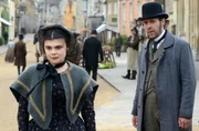 Emma Finch (l. Gwyneth Keyworth) und Mr. Whicher (Paddy Considine, r.) Emma Finch (l. Gwyneth Keyworth) und Mr. Whicher (Paddy Considine, r.)