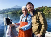 SRF bi de L&uuml;t  Wunderland - Zugerland ZG Staffel 6, Episode 4 Nik Hartmann mit Berufsfischer Marcel Wismer.