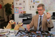 Jan & Henry und der Kommissar (Michael Kessler) lösen ein schweres Puzzle. Jan & Henry und der Kommissar (Michael Kessler) lösen ein schweres Puzzle.
