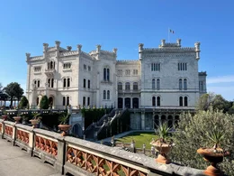 Zeuge &ouml;sterreichischer Vergangenheit an der Adria: das Schloss Miramare.