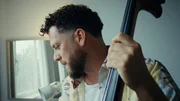 SRF DOK-Serie «Typisch Volksmusik?» Zwischen Techno und Alpsegen Folge 4 Pirmin Huber am Komponieren in seinem Studio in Berlin. SRF DOK-Serie «Typisch Volksmusik?» Zwischen Techno und Alpsegen Folge 4 Pirmin Huber am Komponieren in seinem Studio in Berlin.