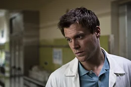 Dr. Markus H&ouml;chstmann (Ken Duken).
