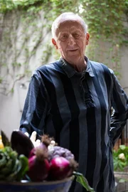 Josef Schwender, Doyen der Grazer K&uuml;che und Lebensmittel-Pionier, in seinem Restaurant &bdquo;Santa Clara&ldquo;.