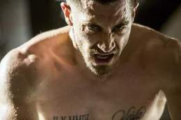 Als Halbschwergewichts-Champion schwebt Billy Hope (Jake Gyllenhaal) auf einer Welle des Erfolges, doch nach einer blutigen Auseinandersetzung mit einem Rivalen st&uuml;rzt der Boxer tief und verliert alles ...