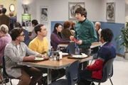 Als Howard (Simon Helberg, 2.v.r.) Leonard (Johnny Galecki, l.) und Sheldon (Jim Parsons, 2.v.l.) zu Halleys Geburtstagsparty einlädt und Raj (Kunal Nayyar, r.) nicht, droht der Streit zwischen den beiden zu eskalieren ... Als Howard (Simon Helberg, 2.v.r.) Leonard (Johnny Galecki, l.) und Sheldon (Jim Parsons, 2.v.l.) zu Halleys Geburtstagsparty einlädt und Raj (Kunal Nayyar, r.) nicht, droht der Streit zwischen den beiden zu eskalieren ...