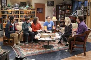 Noch ist bei den Freunden alles in Ordnung, doch schon bald sorgen ein paar kleine Experimente für Unstimmigkeiten zwischen Raj, Howard, Amy, Sheldon, Penny und Leonard. Noch ist bei den Freunden alles in Ordnung, doch schon bald sorgen ein paar kleine Experimente für Unstimmigkeiten zwischen Raj, Howard, Amy, Sheldon, Penny und Leonard.