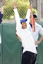 Beim alljährlichen Softballspiel gibt Kat Miller (Tracie Thoms) alles! Beim alljährlichen Softballspiel gibt Kat Miller (Tracie Thoms) alles!