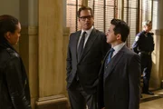 (v.l.n.r.) Danny James (Jaime Lee Kirchner); Dr. Jason Bull (Michael Weatherly); Benny Colón (Freddy Rodríguez) (v.l.n.r.) Danny James (Jaime Lee Kirchner); Dr. Jason Bull (Michael Weatherly); Benny Colón (Freddy Rodríguez)