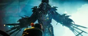 Die Schildkr&ouml;ten-Mutanten Leonardo, Michelangelo, Raphael und Donatello wurden von ihrem Meister Splinter (Danny Woodburn, vorne) ausgebildet, um dem b&ouml;sen Shredder (hinten) und seinen Handlangern das Handwerk zu legen. Wird ihnen das gelingen?