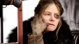 Daisy Domergue (Jennifer Jason Leigh)