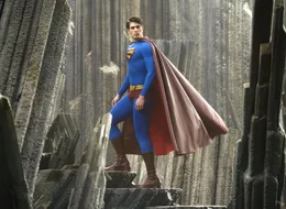 Nachdem Superman (Brandon Routh) die &Uuml;berreste seines zerst&ouml;rten Heimatplaneten Krypton erforscht und erkannt hat, dass er in der Tat der einzige &Uuml;berlebende der Bev&ouml;lkerung Kryptons ist, kehrt er zur Erde zur&uuml;ck.