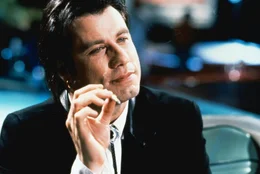 Widerwillig passt Gangster Vincent (John Travolta) auf die Frau seines Bosses auf. Wird er ganz Gentleman sein?