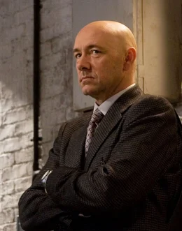 W&auml;hrend Clark versucht seinen Pflichten als Superheld nachzukommen, wird sein langj&auml;hriger Erzfeind Lex Luthor (Kevin Spacey) wieder aktiv. Er hat eine Schar von Kriminellen um sich versammelt, um Superman ein f&uuml;r allemal zu vernichten und sich nebenbei die Welt Untertan zu machen...