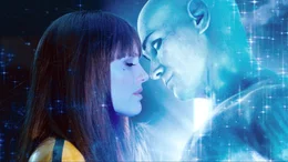 Silk Spectre II (MALIN AKERMAN) und Dr. Manhattan (BILLY CRUDUP)