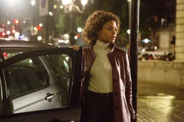 Moneypenny (Naomie Harris) unterst&uuml;tzt Bond dabei, die Organisation "Spectre" aufzuhalten.  +++ Die Verwendung des sendungsbezogenen Materials ist nur mit dem Hinweis und Verlinkung auf RTL+ gestattet. +++