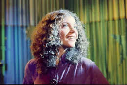 Sue Snell (Amy Irving)
