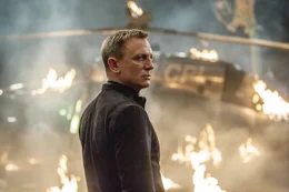 Isoliert stellt sich James Bond (Daniel Craig) dem Kampf gegen eine &uuml;berm&auml;chtige Geheimorganisation und ihren diabolischen Anf&uuml;hrer...  +++ Die Verwendung des sendungsbezogenen Materials ist nur mit dem Hinweis und Verlinkung auf RTL+ gestattet. +++