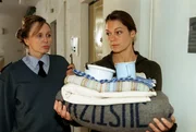 Kommissar Rex "Eine Tote hinter Gittern" Im Bild: Ursula Koban, Elke Winkens. Kommissar Rex "Eine Tote hinter Gittern" Im Bild: Ursula Koban, Elke Winkens.