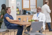 L-R: Dr Bruce (Josh Lawson), Dr Ron (David Alan Grier) L-R: Dr Bruce (Josh Lawson), Dr Ron (David Alan Grier)